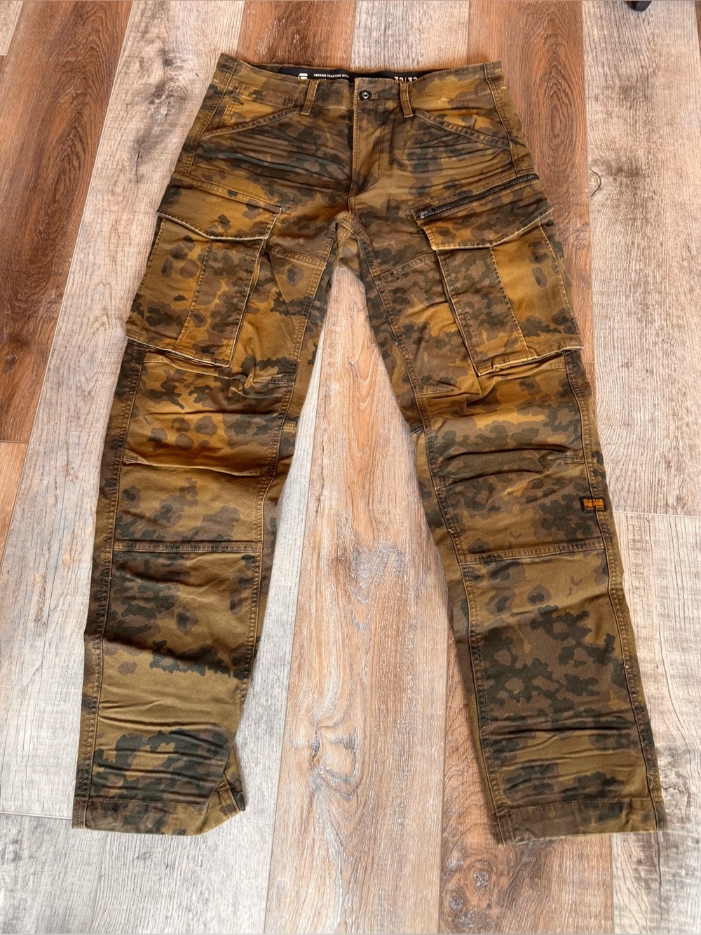 G Star Men's Cargo Pants in Olive Camo - Durable Utility Style